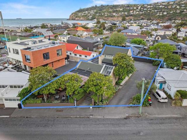 House for sale in Chaslands, Canterbury