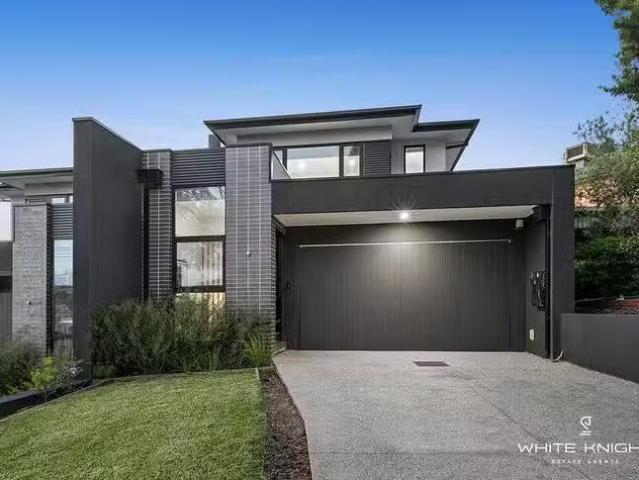 House for rent in Avondale Heights, Victoria