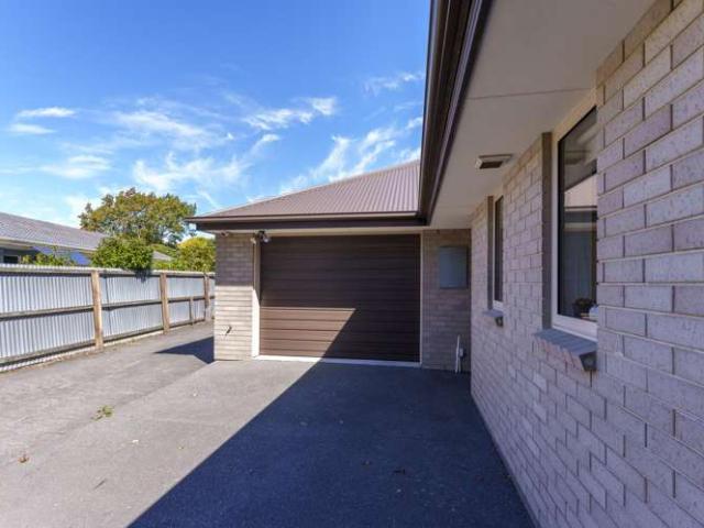 House for rent in Chaslands, Canterbury
