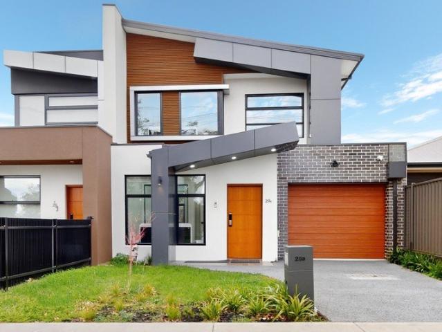 Townhouse for rent in Essendon West, Melbourne