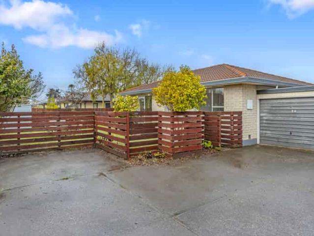 House for rent in Chaslands, Canterbury