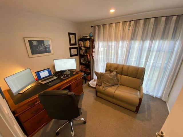 Townhouse for rent in Point England