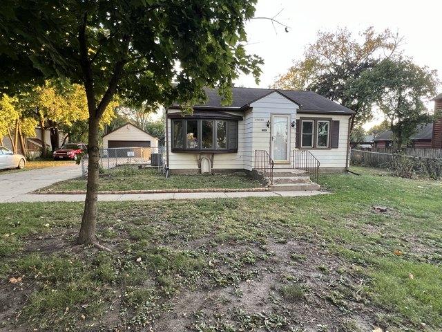 House for sale in Warrenville, Illinois