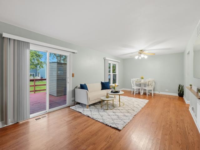 Townhouse for sale in Warrenville, DuPage County