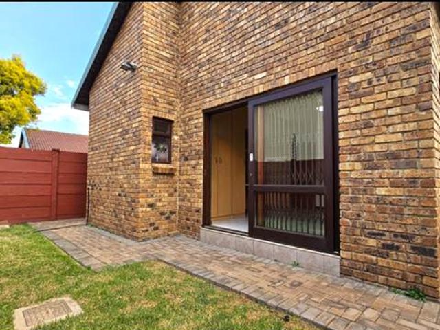House for rent in Waterkloof, Gauteng