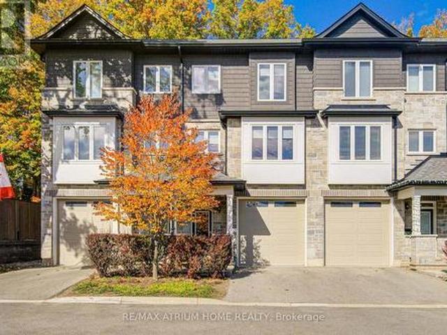 Townhouse for sale in Ancaster, Ontario
