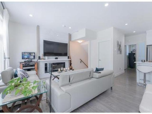 House for sale in Bridgeview, Surrey