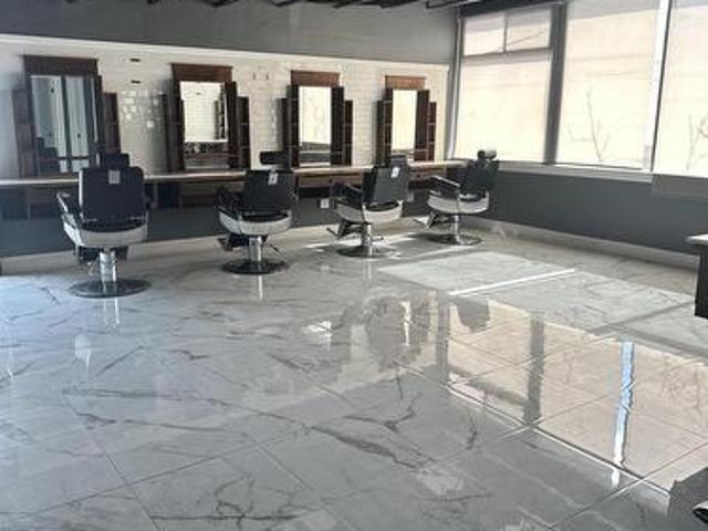 Commercial for rent in Mississauga, Ontario