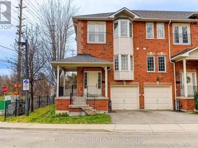 Townhouse for sale in Mississauga, Ontario