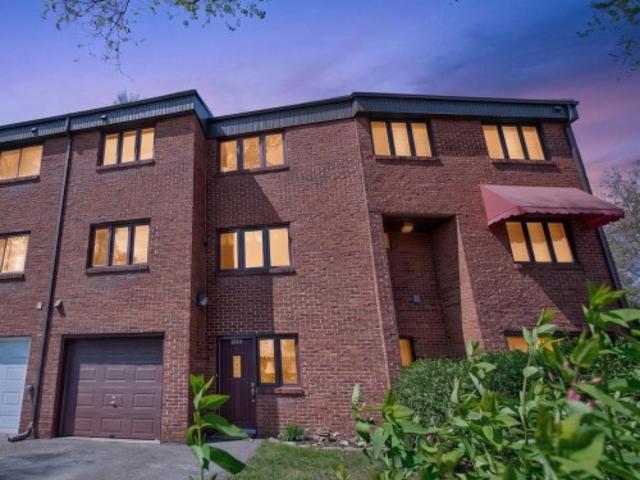 House for sale in Pointe-claire, Quebec