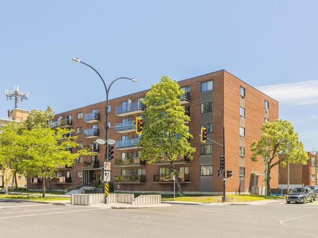 Apartment for rent in Saint-Laurent, Montréal