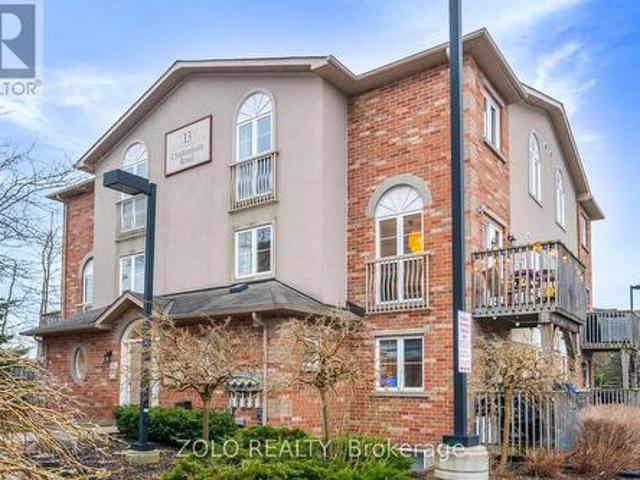Townhouse for sale in Barrie, Ontario