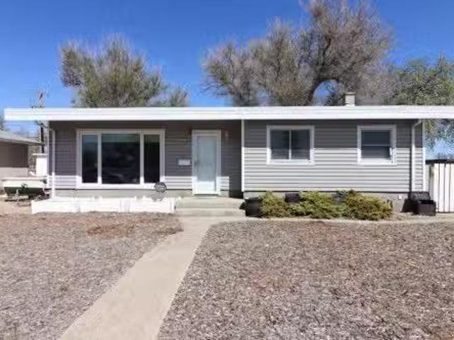 House for sale in Medicine Hat, Alberta