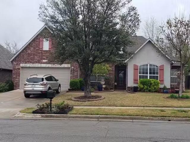 House for rent in Bixby