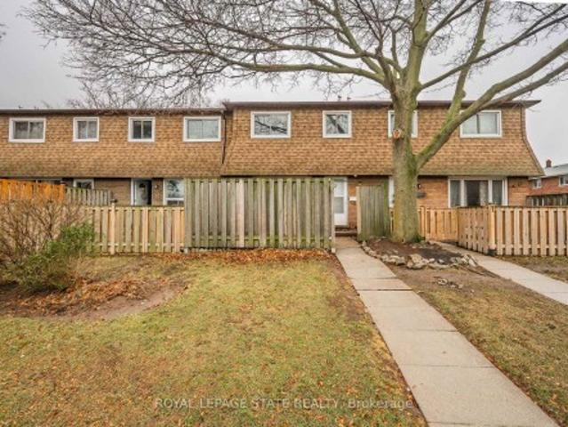 Townhouse for sale in Ancaster, Ontario