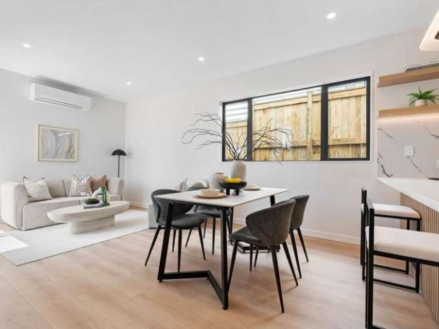 Townhouse for sale in Forrest Hill