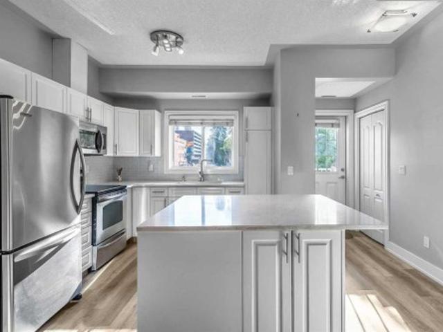 Townhouse for sale in 17th Ave Retail & Entertainment District, Calgary