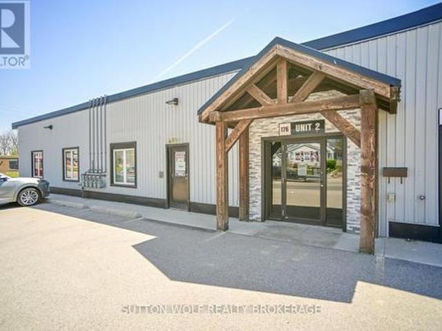 Commercial for rent in Strathroy-caradoc, Ontario