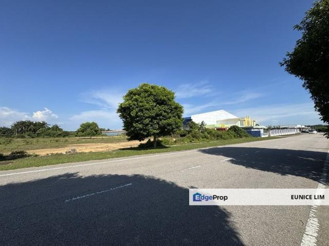 Warehouse for sale in Malaka