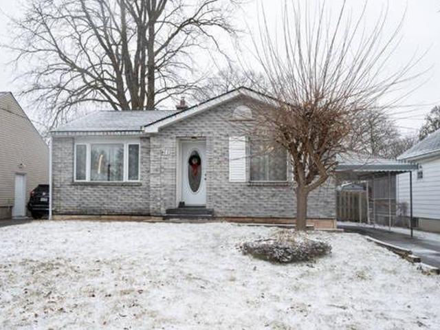 House for sale in Brights Grove, Ontario