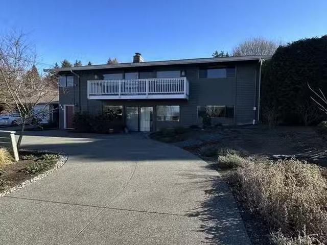 Condo for rent in Edmonds