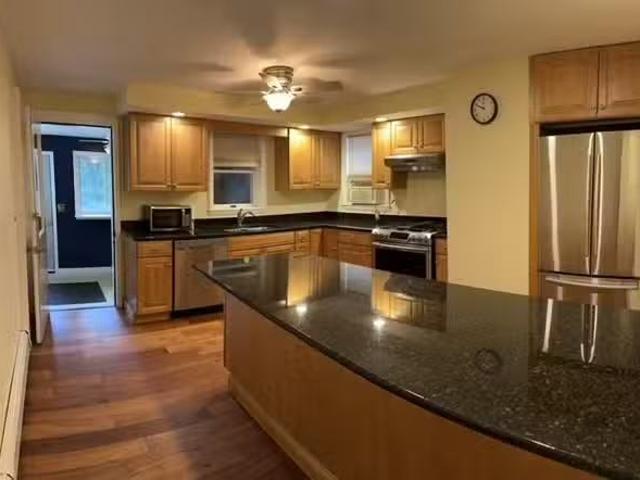 Condo for rent in Albany