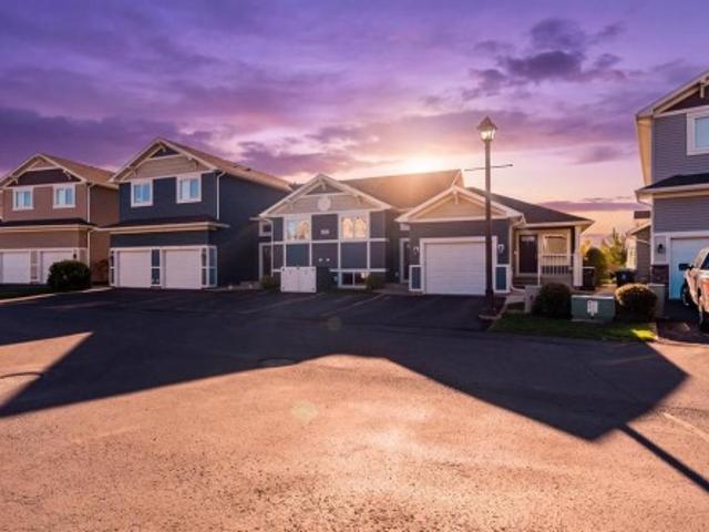 Townhouse for sale in Uplands, Lethbridge