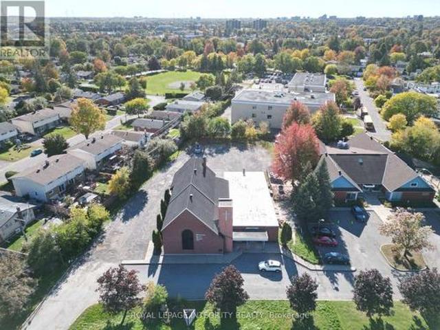 Commercial for rent in Sheffield Glen, Ottawa