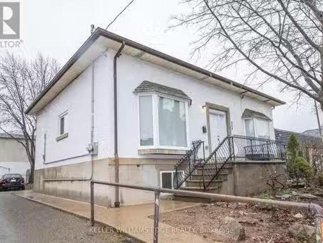House for rent in Ancaster, Ontario