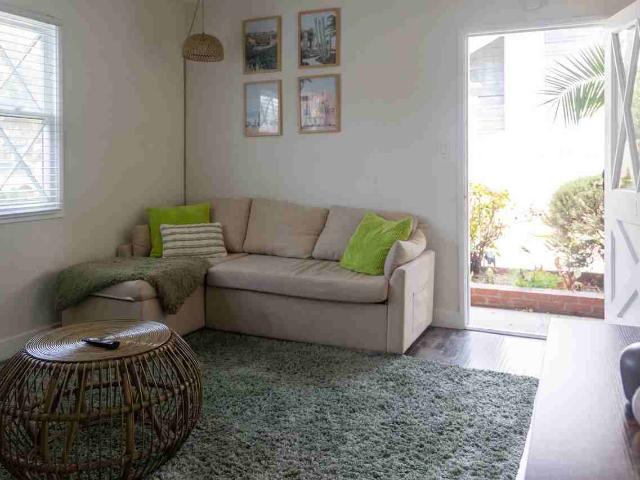 Apartment for rent in Long Beach, California