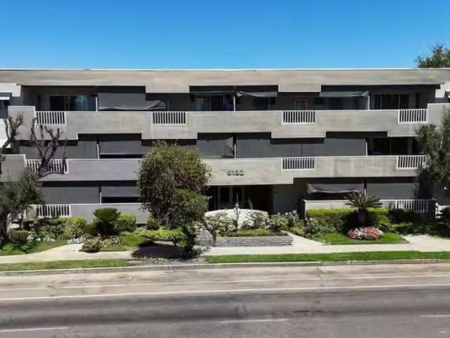 Condo for rent in North Hollywood, Encino Neighborhood Council District