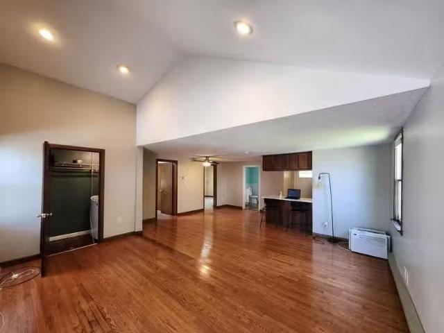 House for rent in Warren