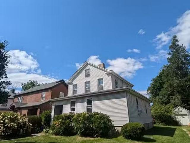 Condo for rent in Bloomfield