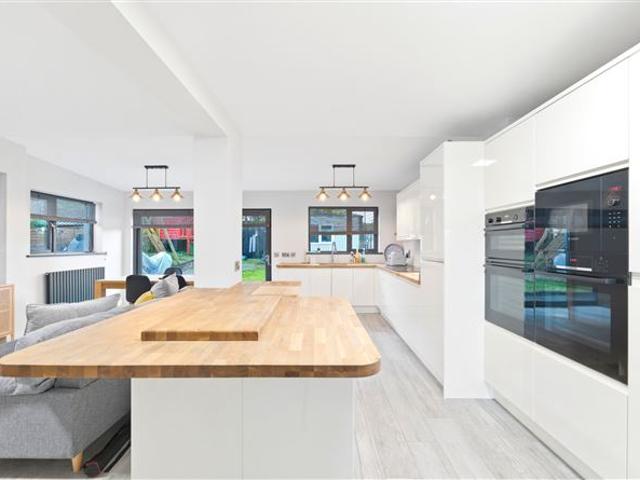 Detached House to rent in Ballylynan, North Tipperary