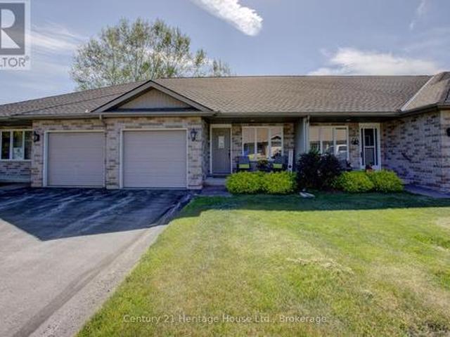 Townhouse for sale in Grey, Ontario