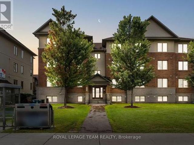 Condo for sale in Barrhaven East, Ottawa