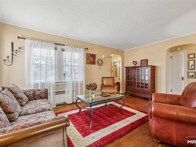 House for sale in Fair Lawn, New Jersey