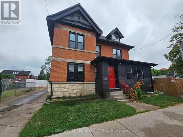 Commercial for rent in Hamilton