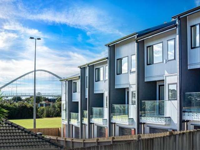 Townhouse for sale in New Windsor