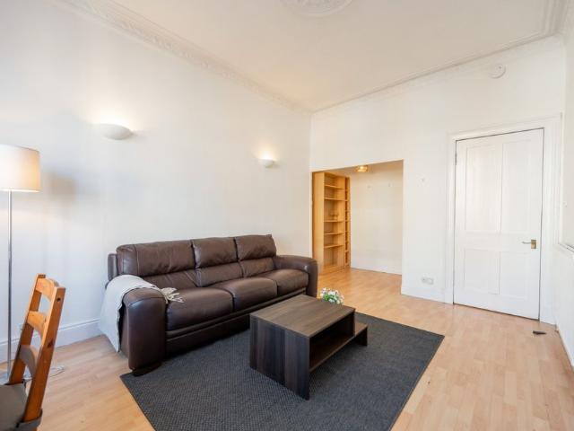 Apartment for rent in Shawmoss, Glasgow