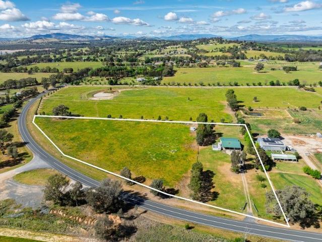 Land for sale in Table Top, New South Wales
