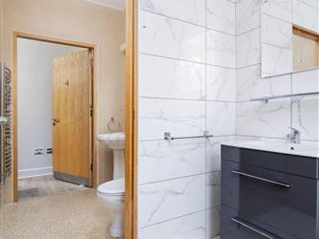 Apartment to rent in Bluebell, North Tipperary