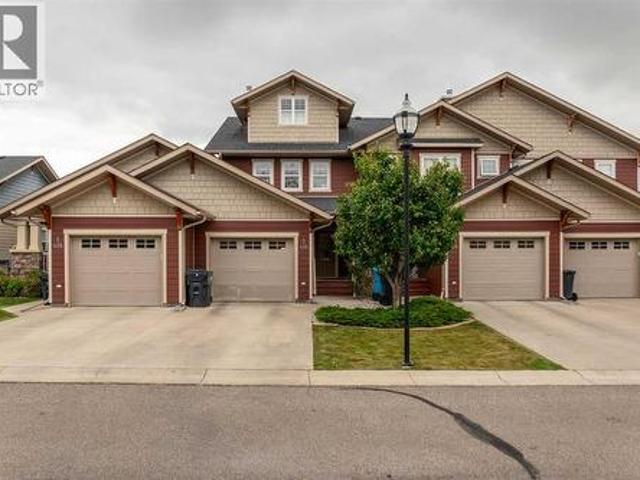 Townhouse for sale in Lethbridge, Alberta