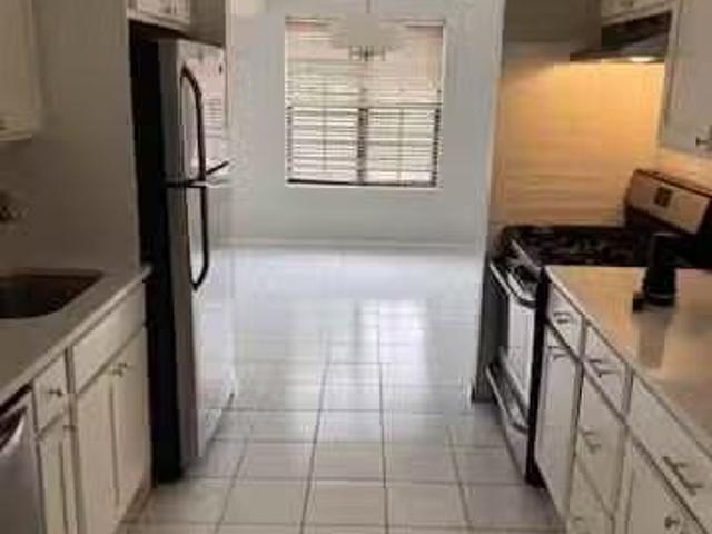 Condo for rent in Edison