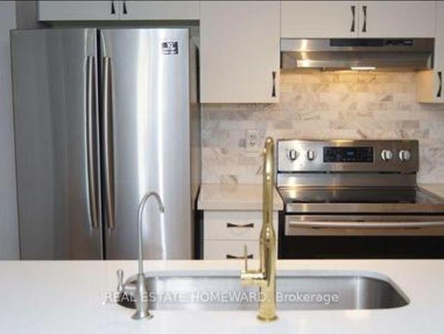 Townhouse for rent in Whitby, Golden Horseshoe