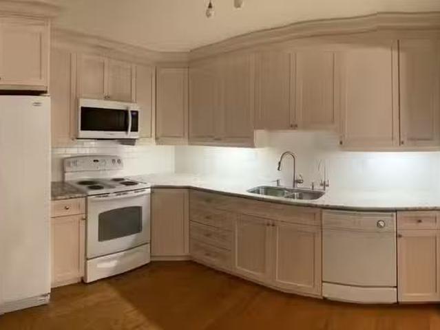 Condo for rent in East Brunswick