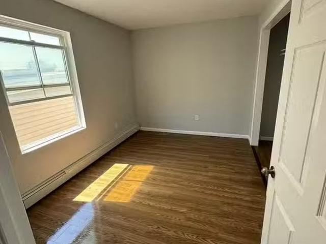 Condo for rent in Elizabeth