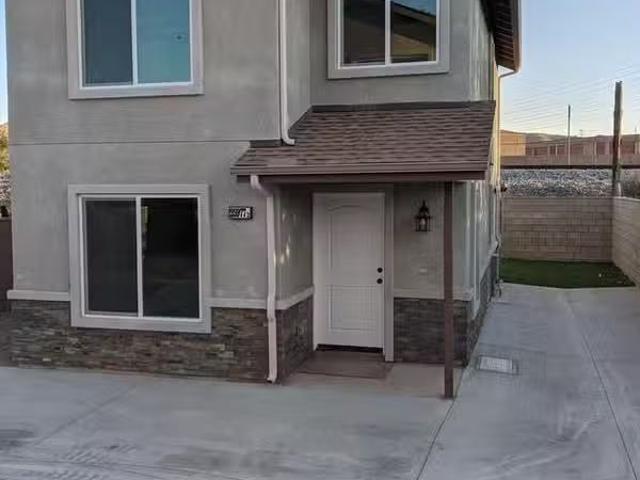 House for rent in Ontario