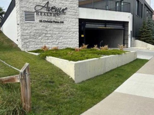 Commercial for rent in Christie Park, Calgary