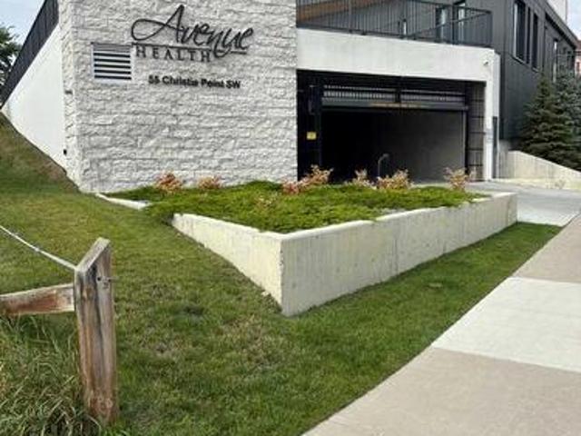 Commercial for rent in Northwest, Alberta